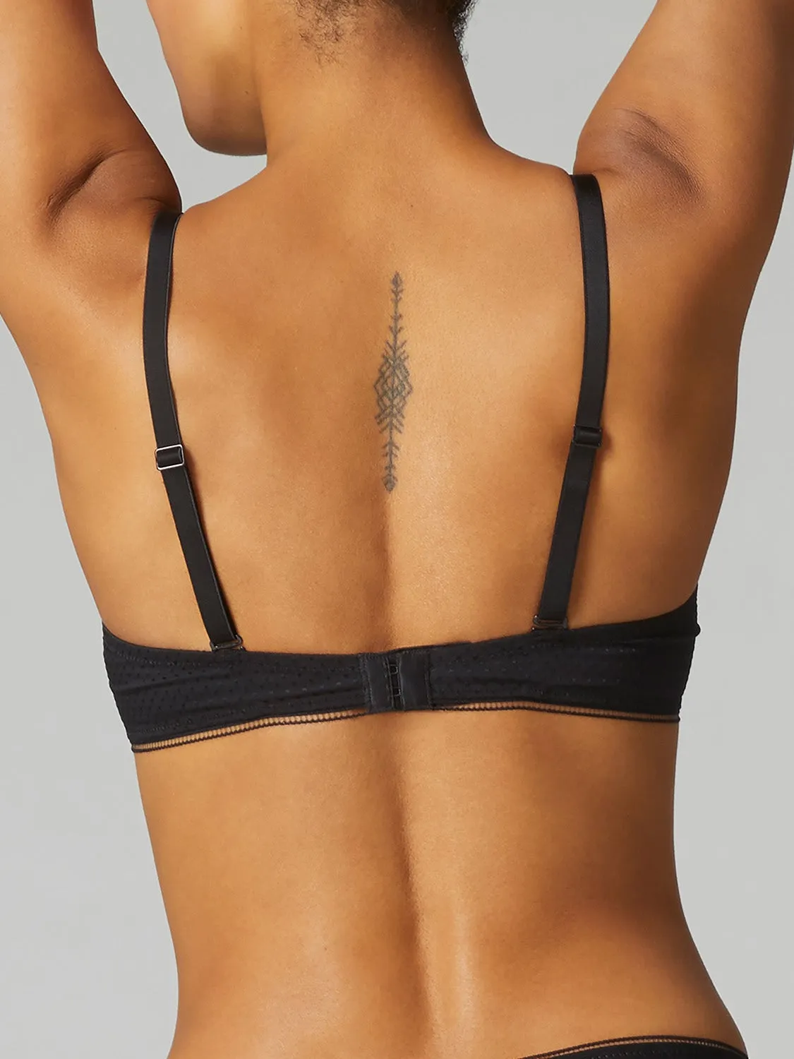 Bloom Triangle Contour - Black