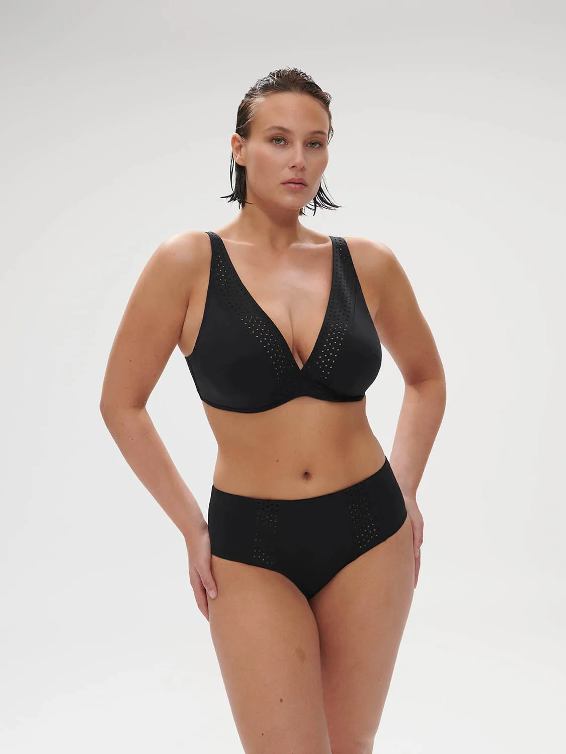 Hoya Underwire Plunge - Black
