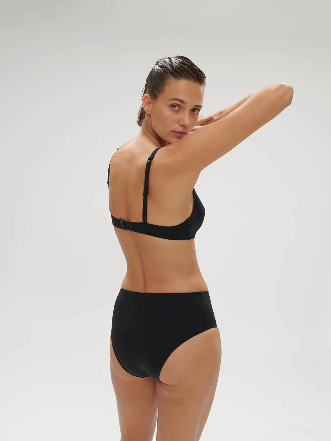 Hoya Underwire Plunge - Black