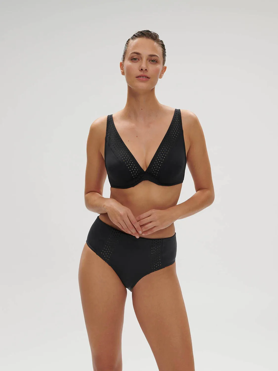Hoya Underwire Plunge - Black