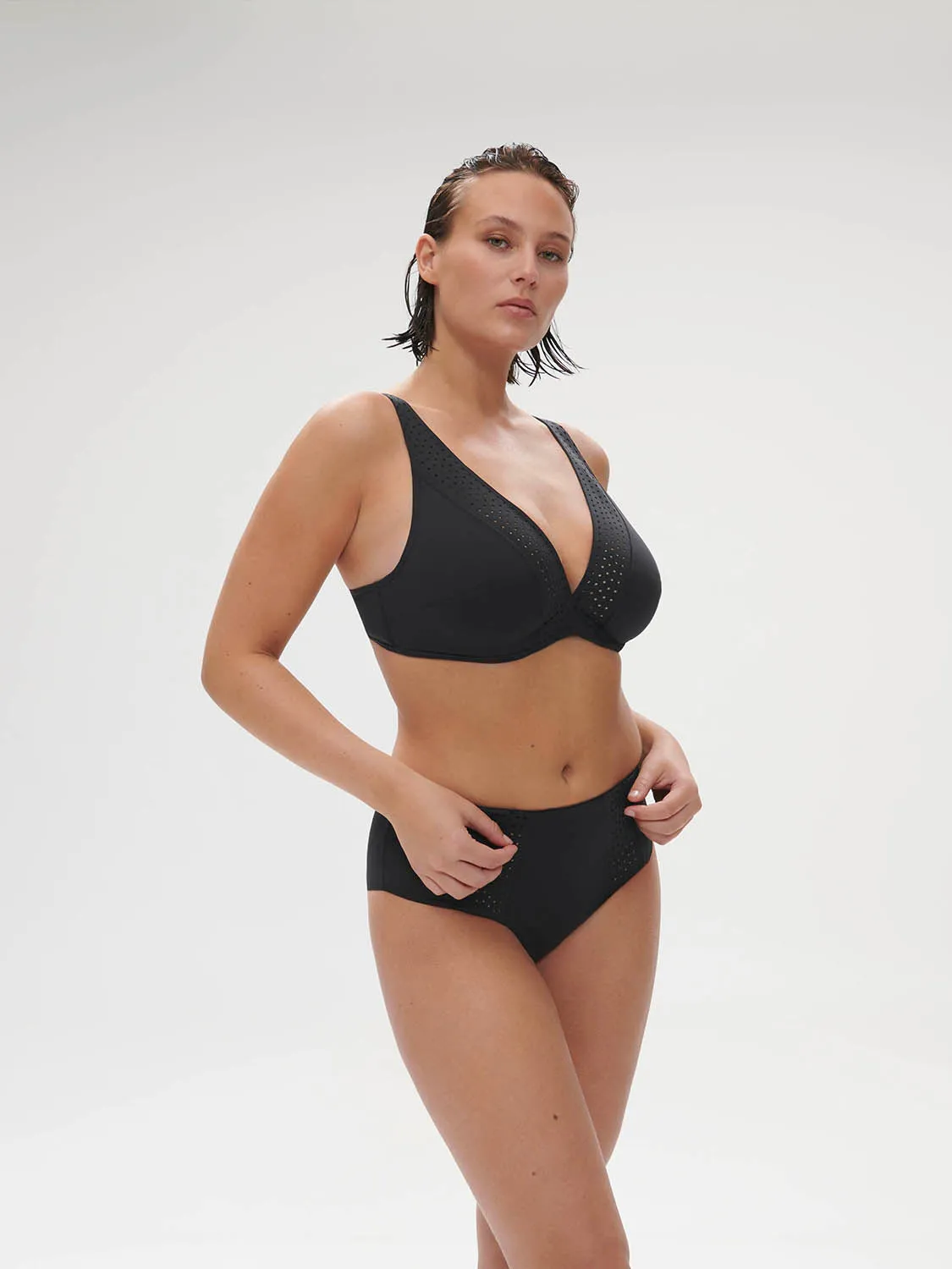 Hoya Underwire Plunge - Black