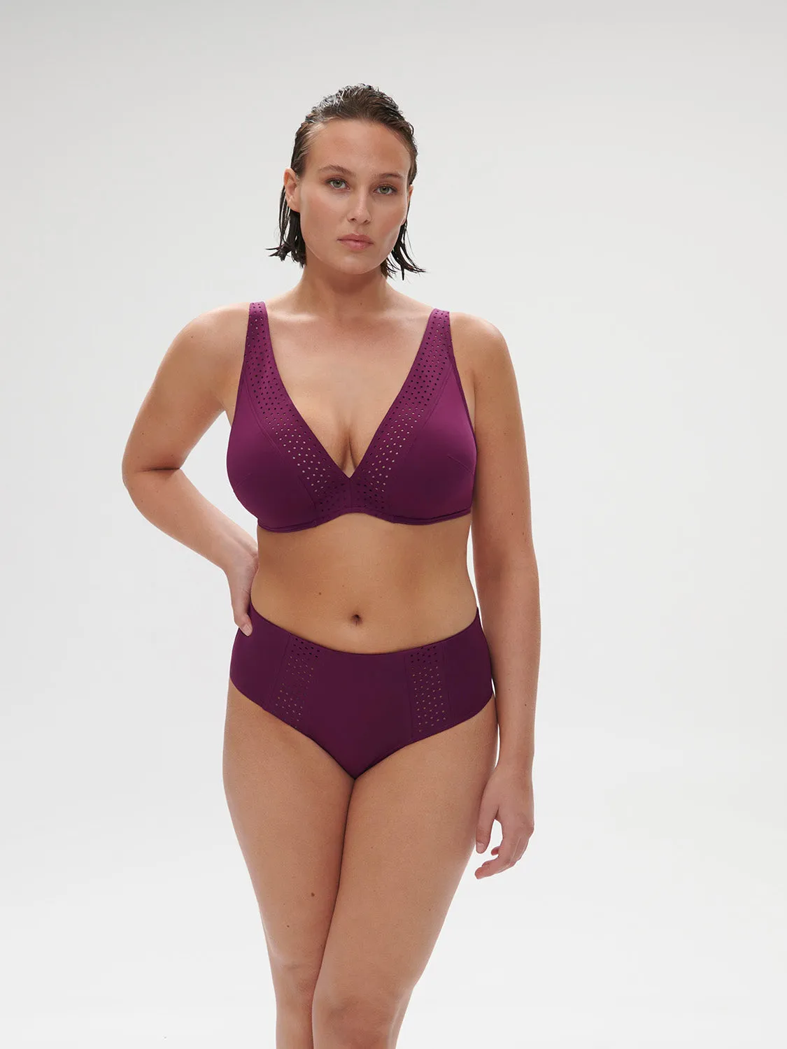 Hoya Underwire Plunge - Blackberry