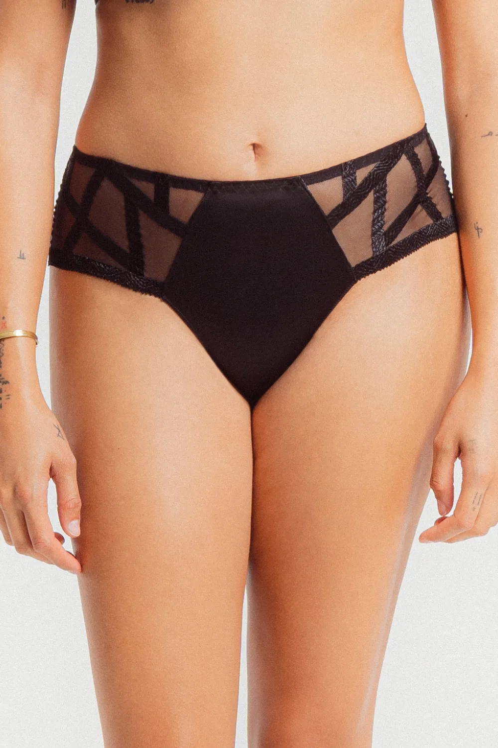 Srie Embroidery Shorty