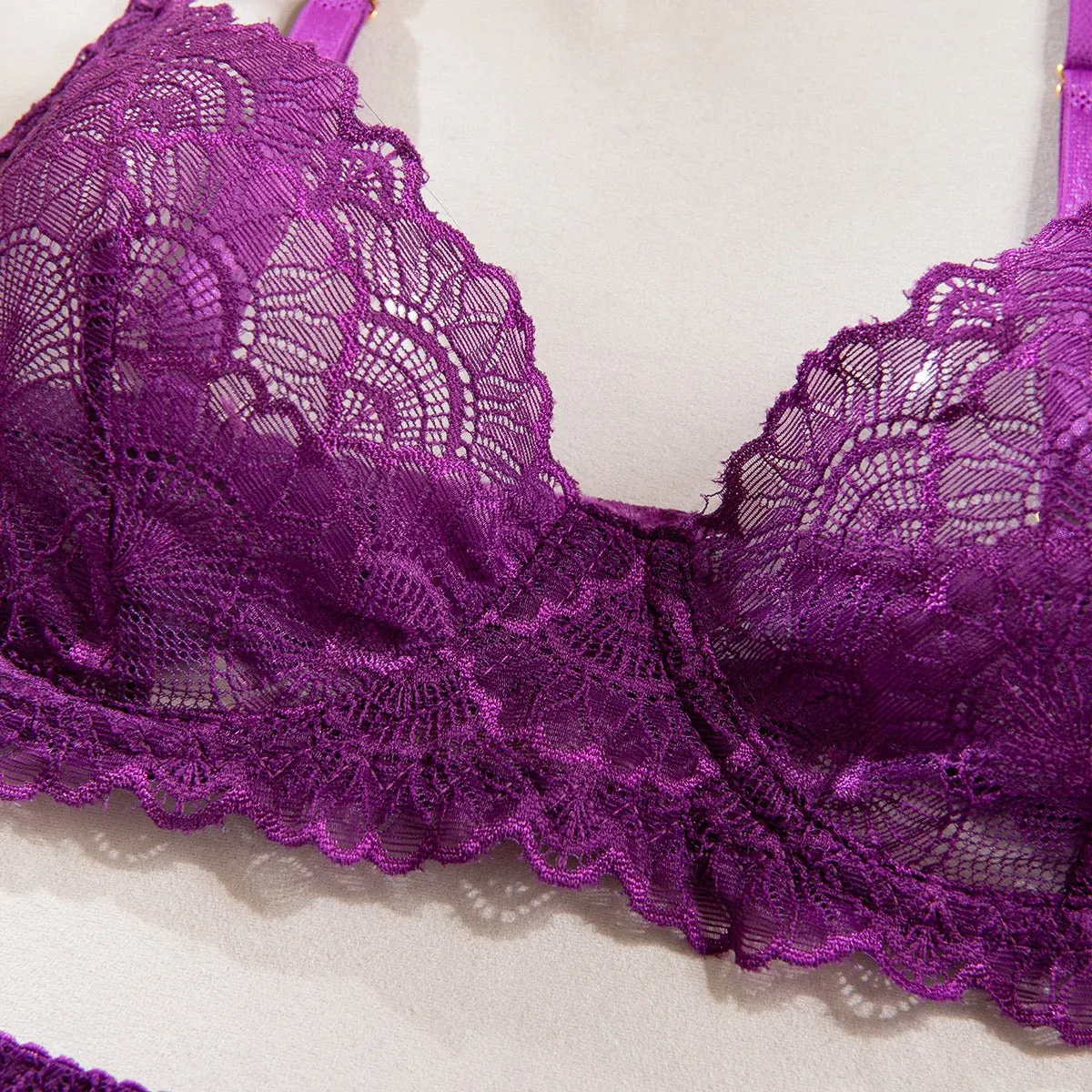 Women's Lingerie 4 Piece Garter Lingerie Floral Lace Bra and Panty Sets with Underwire S-XL